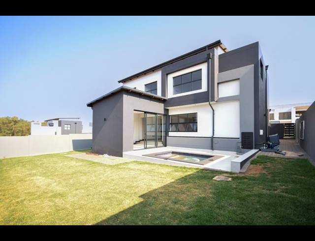 3 BEDROOM HOUSE FOR SALE IN MIDSTREAM ESTATE